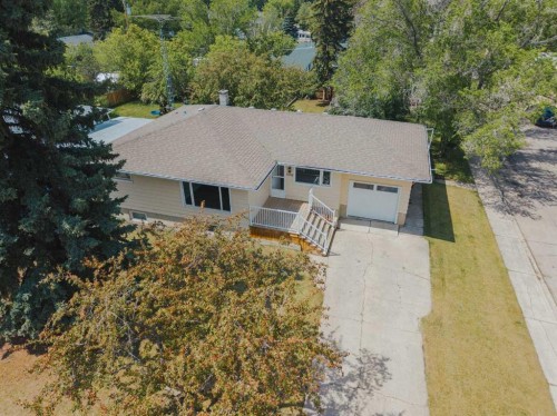 5202 56 Avenue, Olds, AB - Outdoor