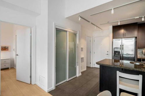 3202-210 15 Avenue Se, Calgary, AB - Indoor Photo Showing Kitchen
