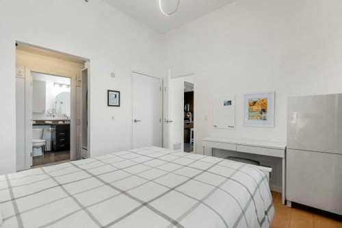 3202-210 15 Avenue Se, Calgary, AB - Indoor Photo Showing Bedroom