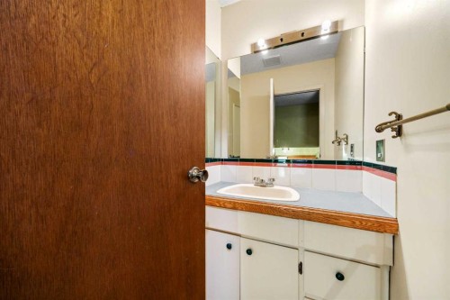 14 Pinewood Crescent, Canmore, AB 