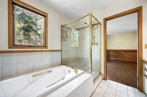 14 Pinewood Crescent, Canmore, AB 