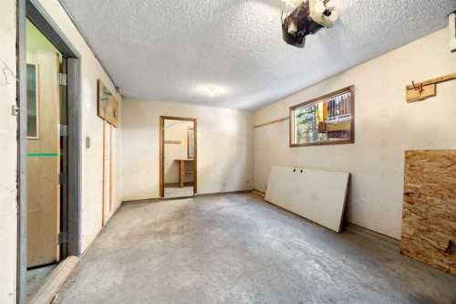 14 Pinewood Crescent, Canmore, AB 
