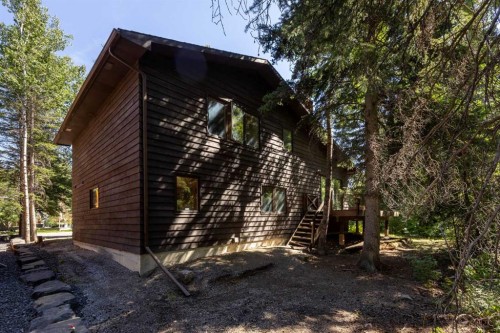 14 Pinewood Crescent, Canmore, AB 