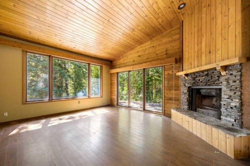 14 Pinewood Crescent, Canmore, AB 