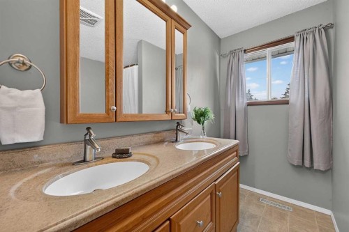 1032 Mayland Drive Ne, Calgary, AB 