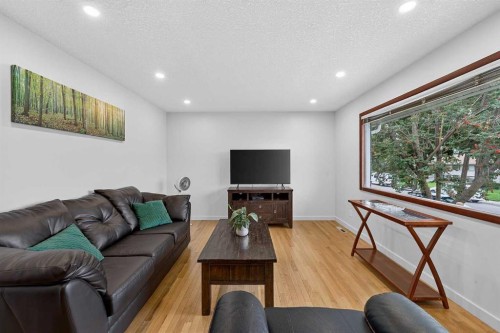 1032 Mayland Drive Ne, Calgary, AB 