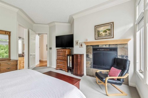 44 Evergreen Lane Sw, Calgary, AB 