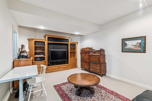 44 Evergreen Lane Sw, Calgary, AB 