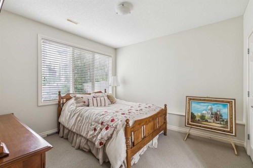 44 Evergreen Lane Sw, Calgary, AB 