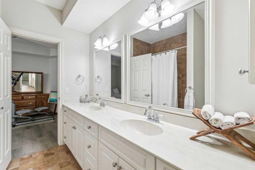 44 Evergreen Lane Sw, Calgary, AB 