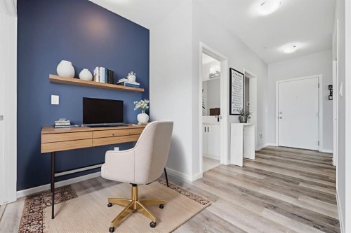 224-4150 Seton Drive Se, Calgary, AB - Indoor Photo Showing Office