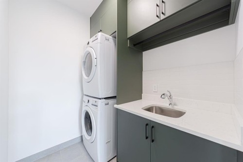 2302 Osborne Crescent Sw, Calgary, AB - Indoor Photo Showing Laundry Room