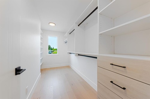 2302 Osborne Crescent Sw, Calgary, AB - Indoor Photo Showing Other Room