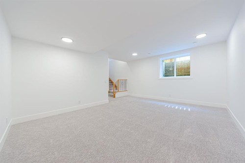 2302 Osborne Crescent Sw, Calgary, AB - Indoor Photo Showing Other Room