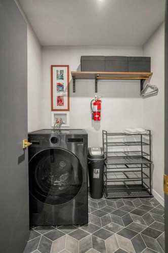 2316 State Road Sw, Calgary, AB - Indoor Photo Showing Laundry Room