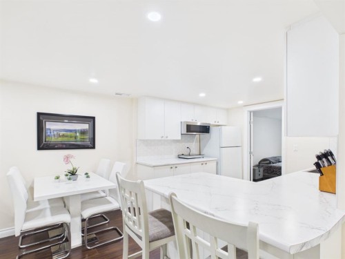 15 Hazelwood Crescent Sw, Calgary, AB - Indoor