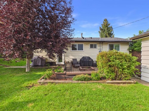 15 Hazelwood Crescent Sw, Calgary, AB - Outdoor With Deck Patio Veranda