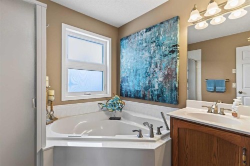30 Somerset Court Sw, Calgary, AB - Indoor Photo Showing Other Room