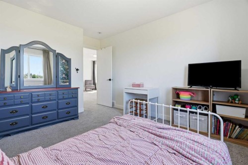 825 Edgefield Street, Strathmore, AB 