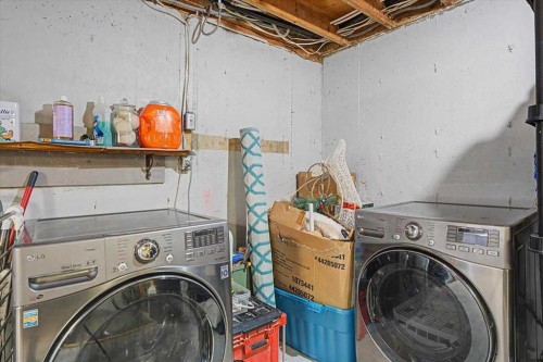 114-210 86 Avenue Se, Calgary, AB - Indoor Photo Showing Laundry Room