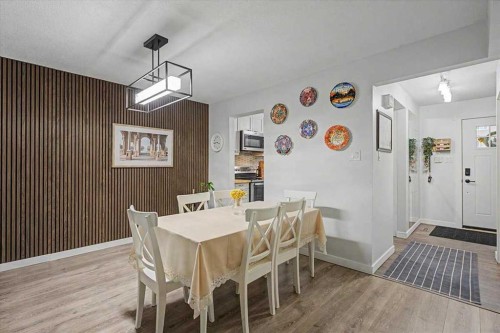 114-210 86 Avenue Se, Calgary, AB - Indoor Photo Showing Dining Room