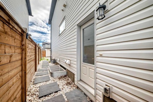 905 Livingston Way Ne, Calgary, AB 