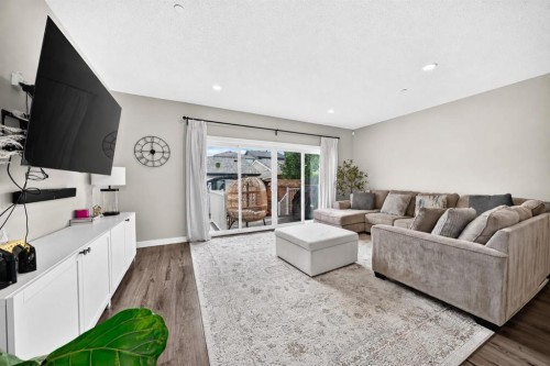 905 Livingston Way Ne, Calgary, AB 