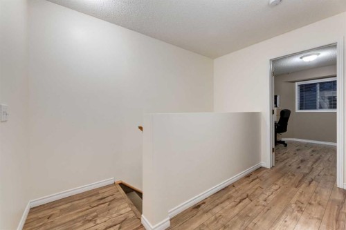 59 Mt Aberdeen Manor Se, Calgary, AB 