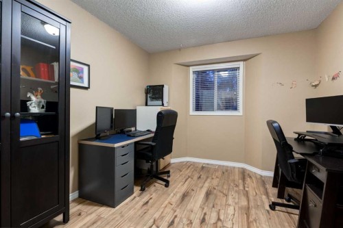59 Mt Aberdeen Manor Se, Calgary, AB 