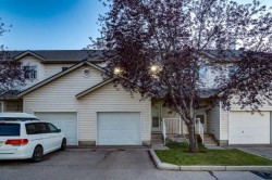 59 MT ABERDEEN Manor SE Calgary, AB T2Z 3N8