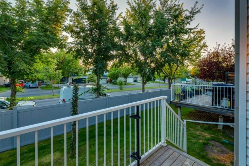 59 Mt Aberdeen Manor Se, Calgary, AB 