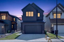 77 Rowmont Common NW Calgary, AB T3L 0L2