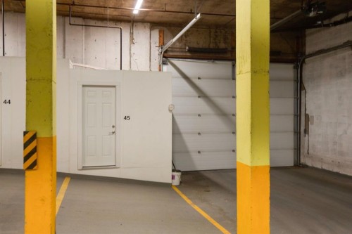404-354 2 Avenue Ne, Calgary, AB - Indoor Photo Showing Garage