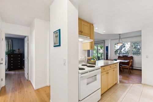 404-354 2 Avenue Ne, Calgary, AB - Indoor Photo Showing Kitchen