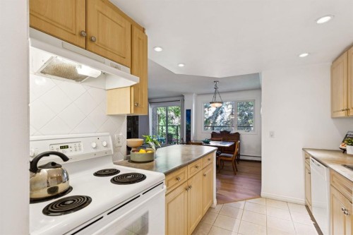 404-354 2 Avenue Ne, Calgary, AB - Indoor Photo Showing Kitchen