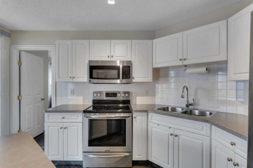 106-7106 Valleyview Park Se, Calgary, AB 