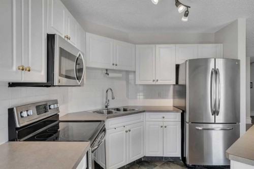 106-7106 Valleyview Park Se, Calgary, AB 