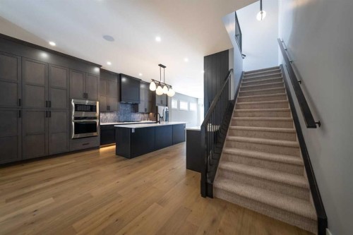 1415 27 Street Sw, Calgary, AB - Indoor Photo Showing Kitchen With Upgraded Kitchen