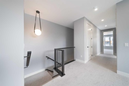 1415 27 Street Sw, Calgary, AB - Indoor Photo Showing Other Room