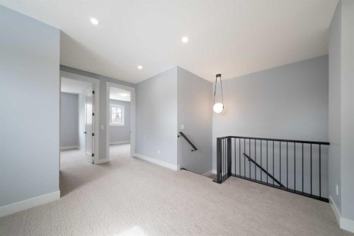 1415 27 Street Sw, Calgary, AB - Indoor Photo Showing Other Room