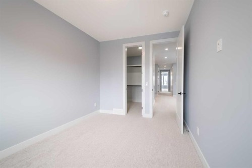 1415 27 Street Sw, Calgary, AB - Indoor Photo Showing Other Room