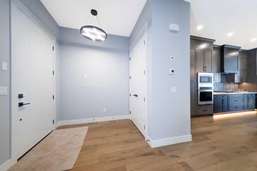 1415 27 Street Sw, Calgary, AB - Indoor