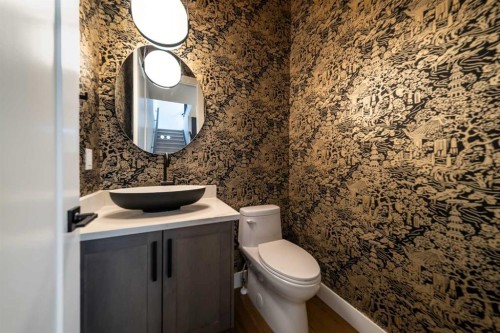 1415 27 Street Sw, Calgary, AB - Indoor Photo Showing Bathroom