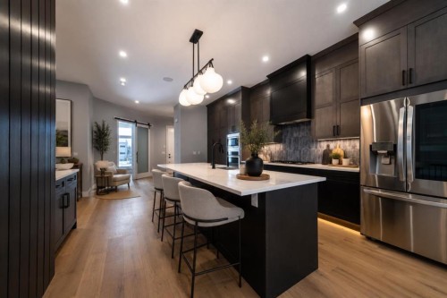 1415 27 Street Sw, Calgary, AB - Indoor Photo Showing Kitchen With Upgraded Kitchen