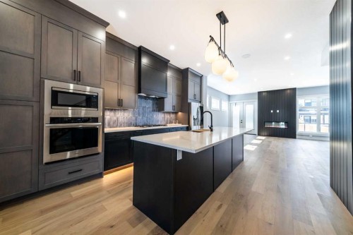 1415 27 Street Sw, Calgary, AB - Indoor Photo Showing Kitchen With Upgraded Kitchen