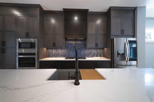 1415 27 Street Sw, Calgary, AB - Indoor Photo Showing Kitchen With Upgraded Kitchen