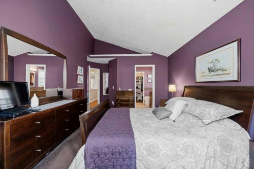 165 Douglasview Rise Se, Calgary, AB - Indoor Photo Showing Bedroom