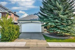 165 Douglasview Rise SE Calgary, AB T2Z 2H8