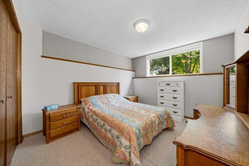 165 Douglasview Rise Se, Calgary, AB - Indoor Photo Showing Bedroom