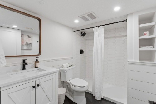 708 Coopers Square Sw, Airdrie, AB - Indoor Photo Showing Bathroom